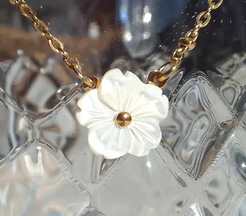 Collier Aura