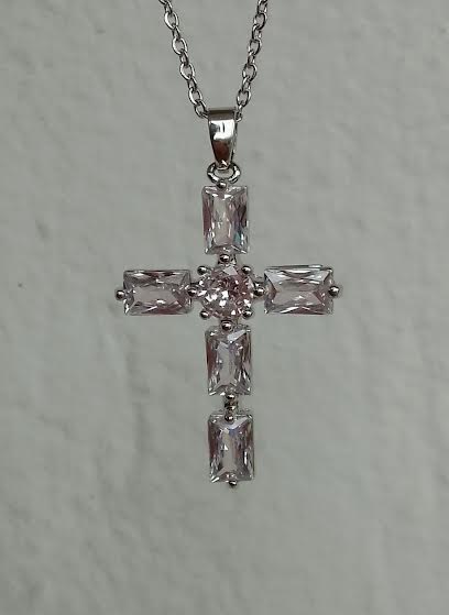 Pendentif Croix Elégance (Avec Chaîne)